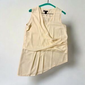 H&M- Off-white Chiffon Asymmetrical V-neck draped sleeveless blouse - Size: 6
